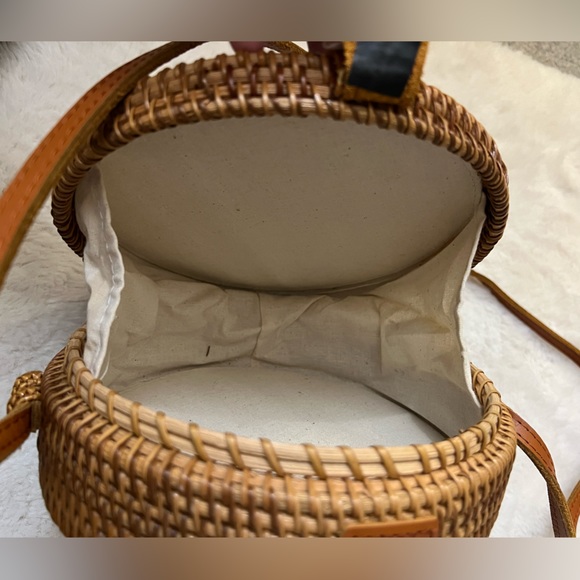 Rattan Woven Round Bag - Picture 9 of 13
